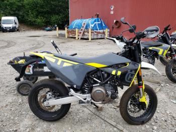  Salvage Husqvarna Motorcycle