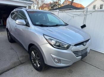  Salvage Hyundai TUCSON