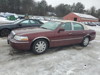  Salvage Lincoln Towncar