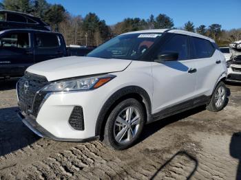  Salvage Nissan Kicks