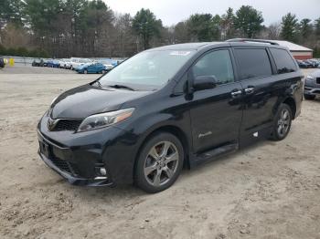  Salvage Toyota Sienna