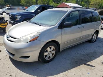  Salvage Toyota Sienna
