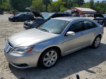  Salvage Chrysler 200