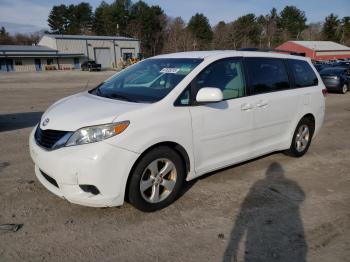  Salvage Toyota Sienna