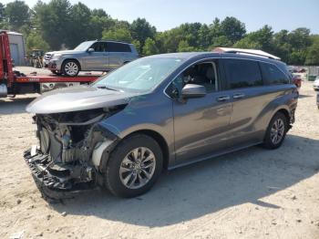  Salvage Toyota Sienna