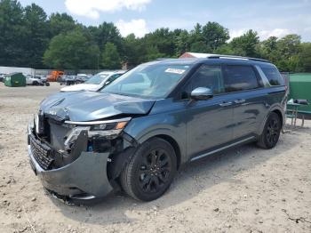  Salvage Kia Carnival