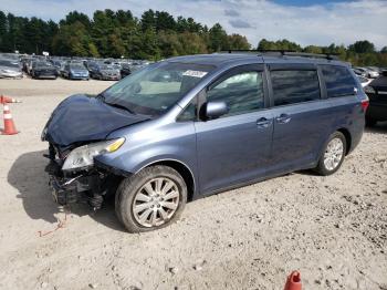  Salvage Toyota Sienna