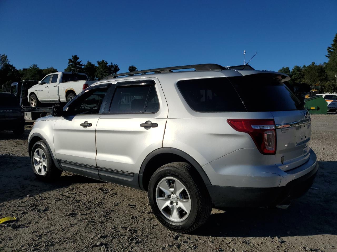 Ford Explorer Image 3