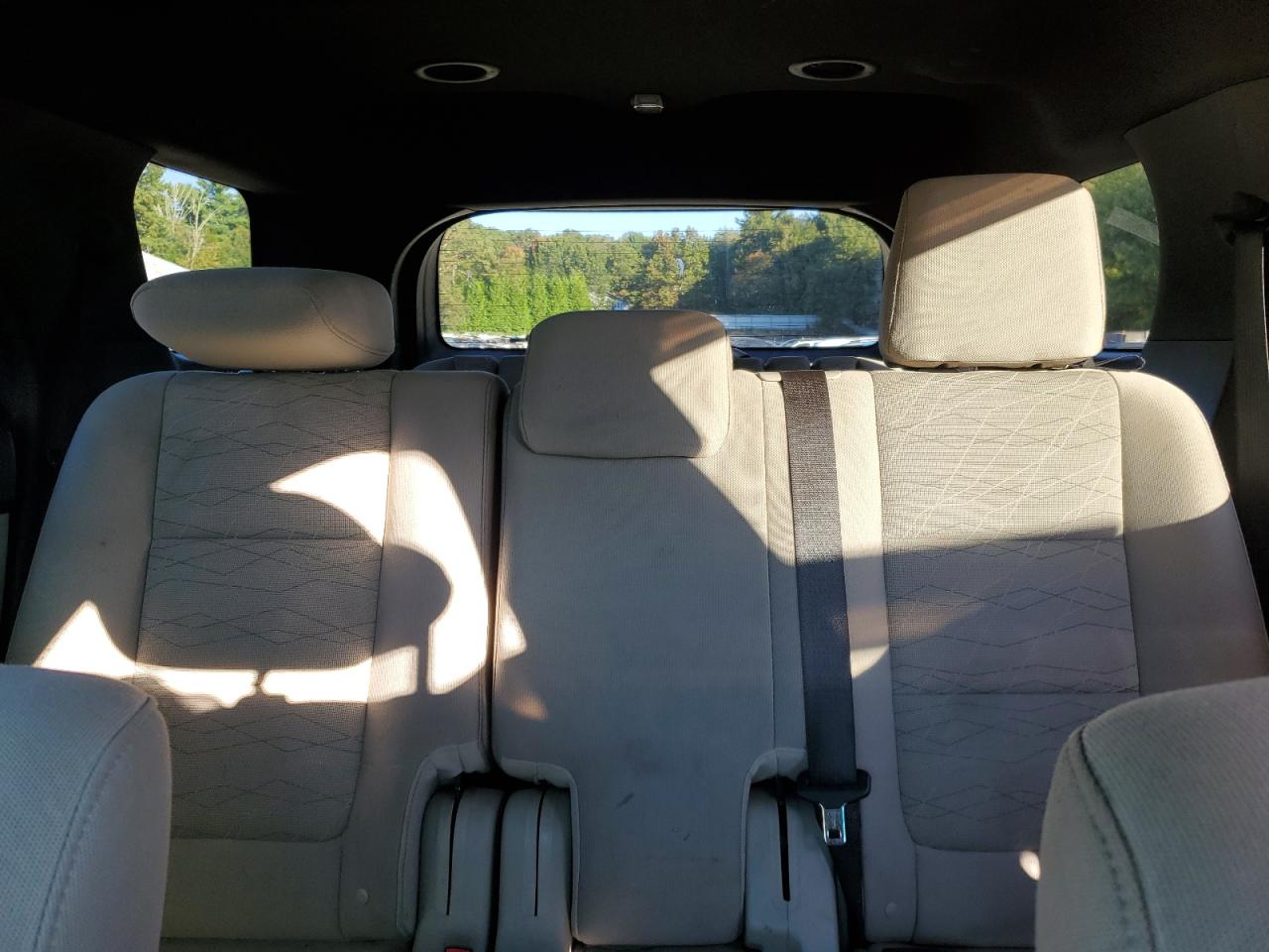 Ford Explorer Image 7