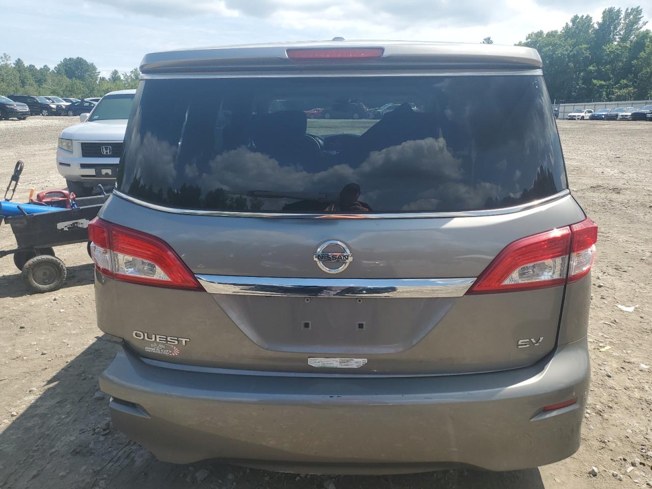 Nissan Quest S Image 2