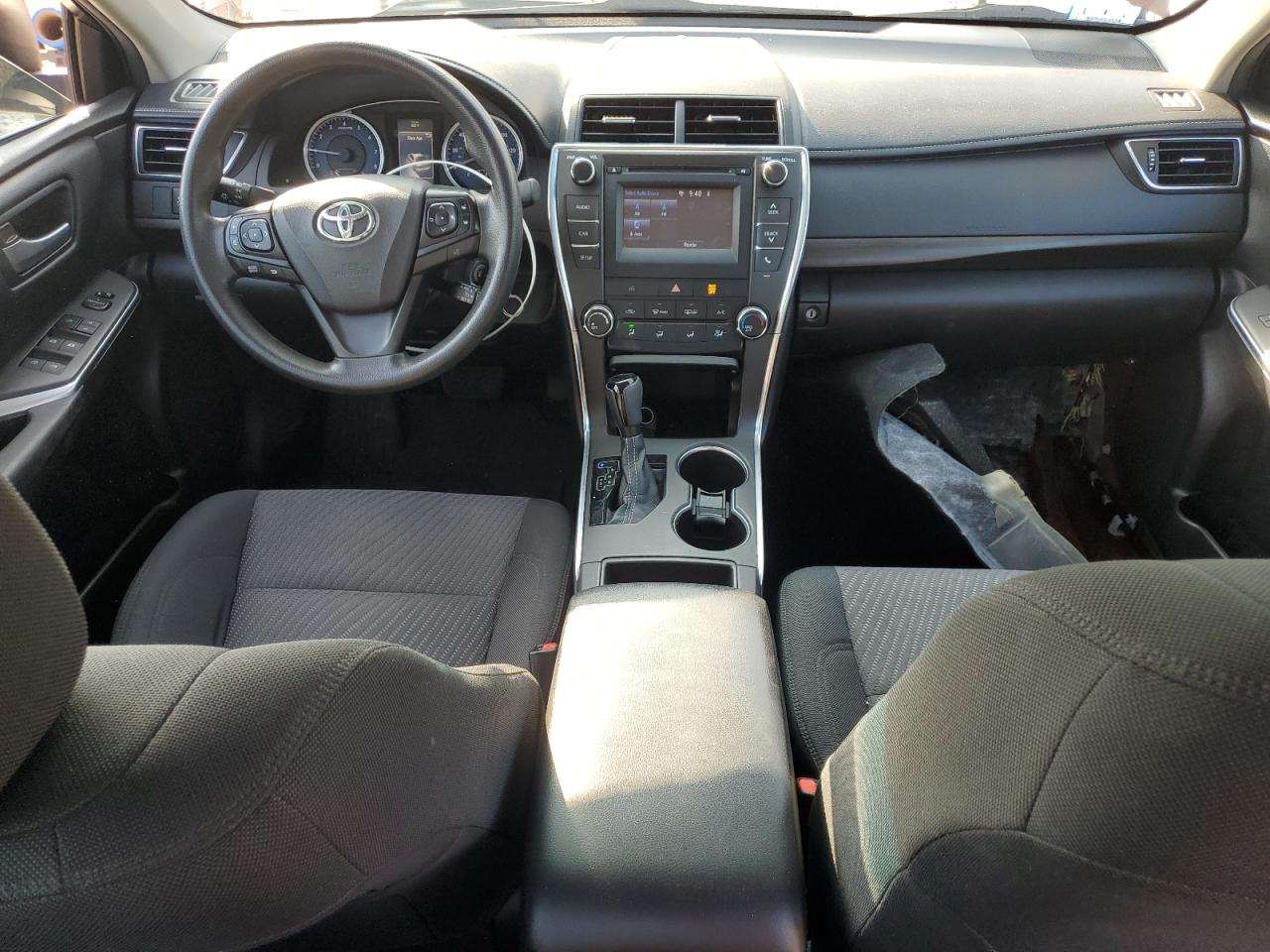 Toyota Camry Le Image 5