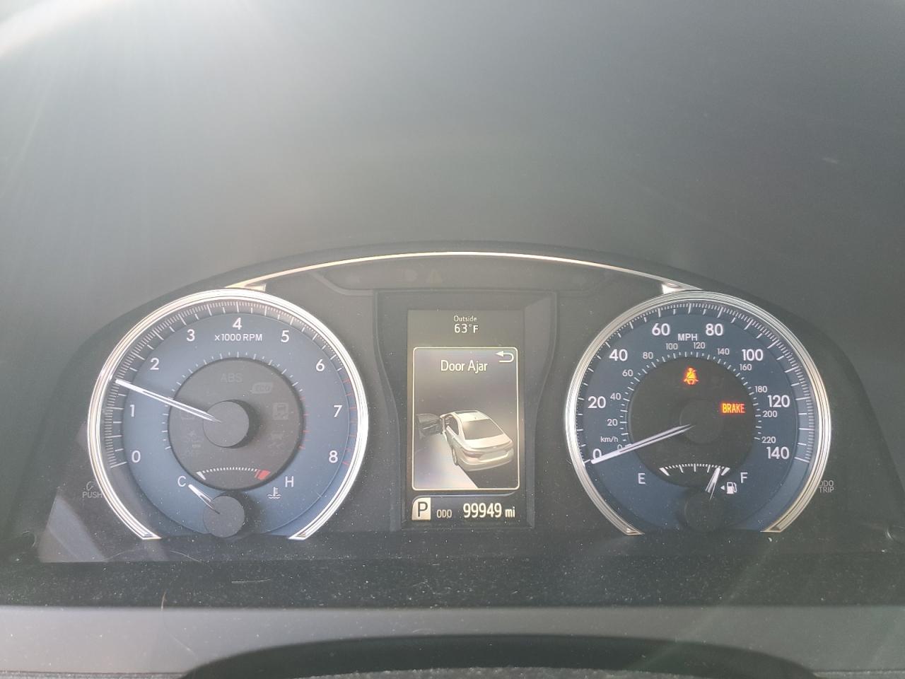 Toyota Camry Le Image 2