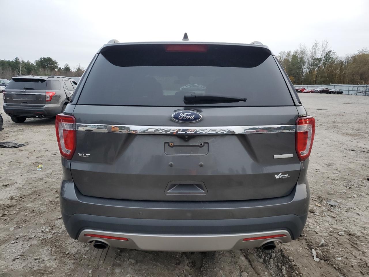 Ford Explorer Xlt Image 5