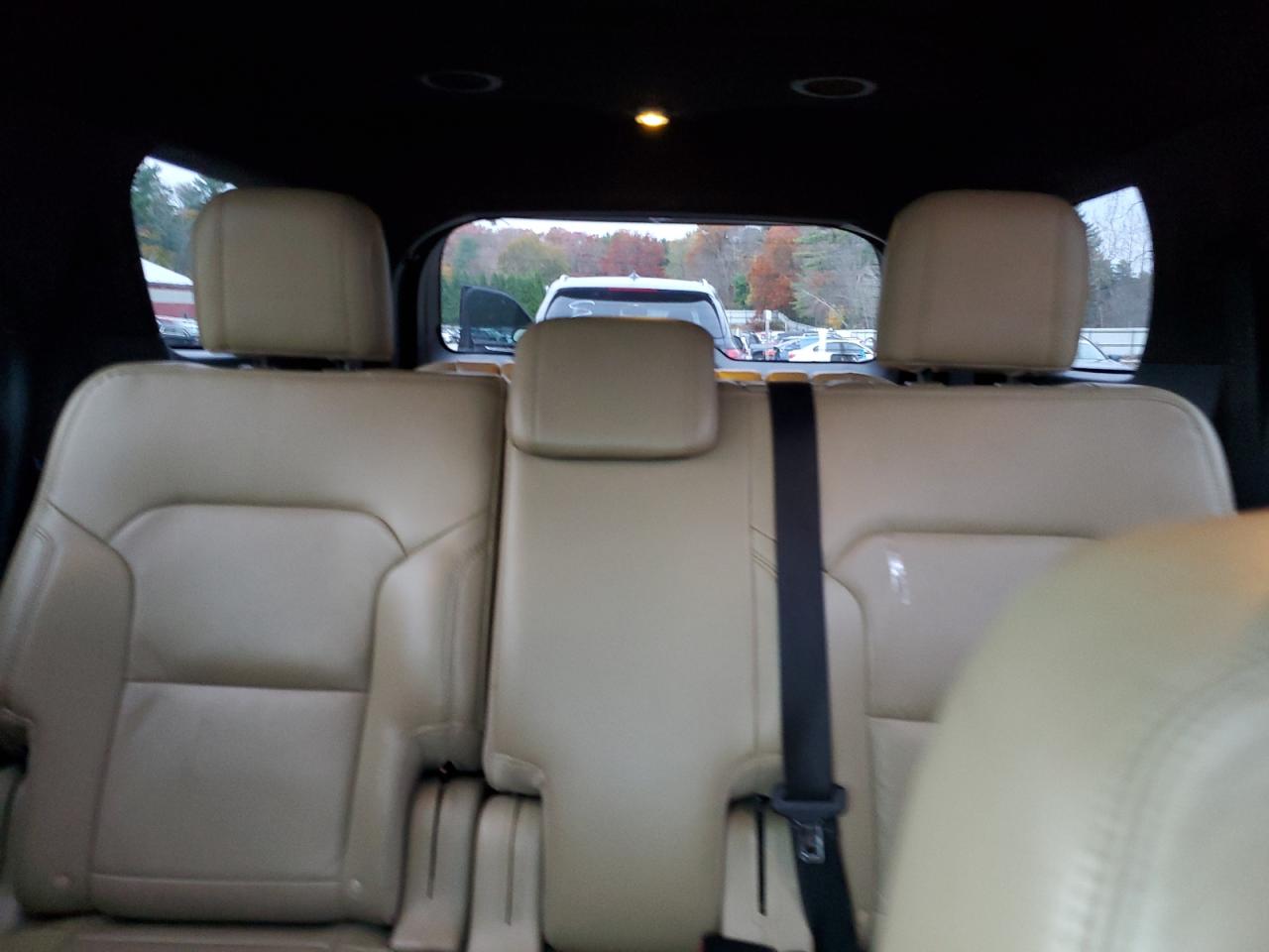 Ford Explorer Xlt Image 6