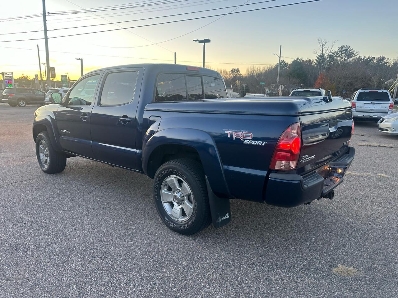 Toyota Tacoma Double Cab Image 3