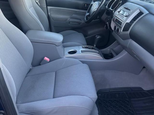 Toyota Tacoma Double Cab Image 2