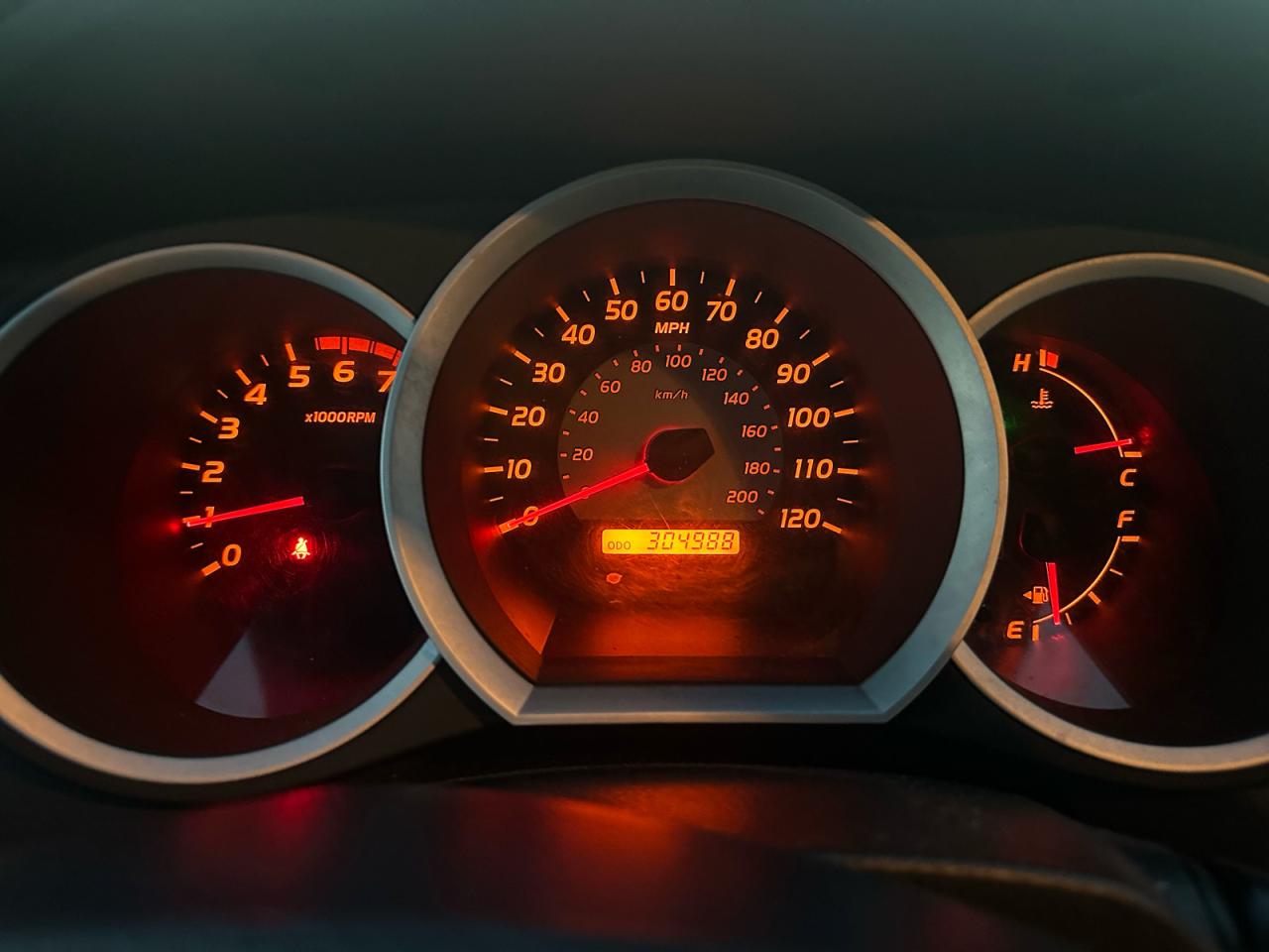 Toyota Tacoma Double Cab Image 9