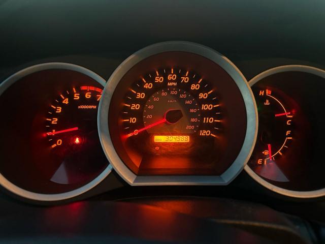 Toyota Tacoma Double Cab Image 9