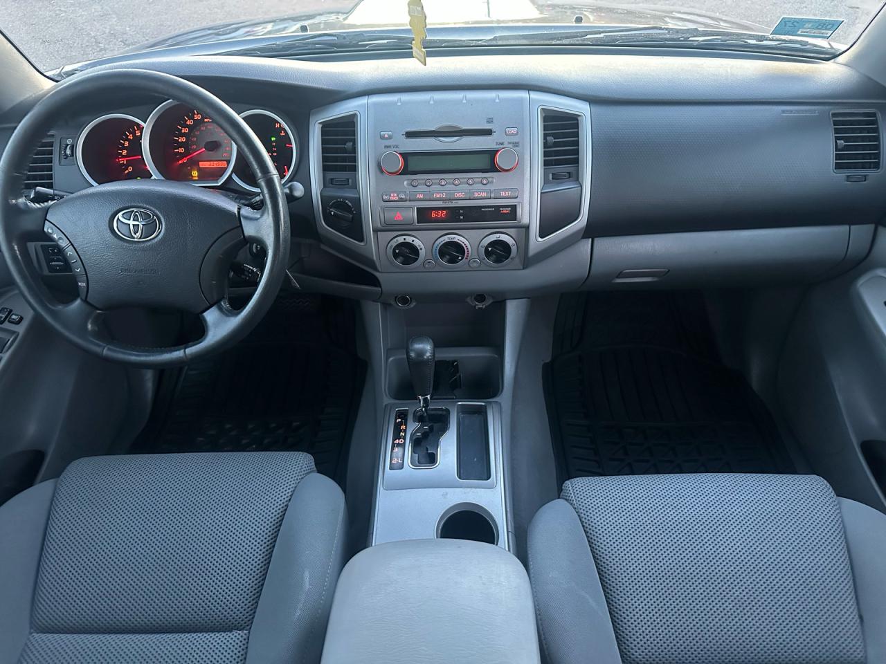 Toyota Tacoma Double Cab Image 11