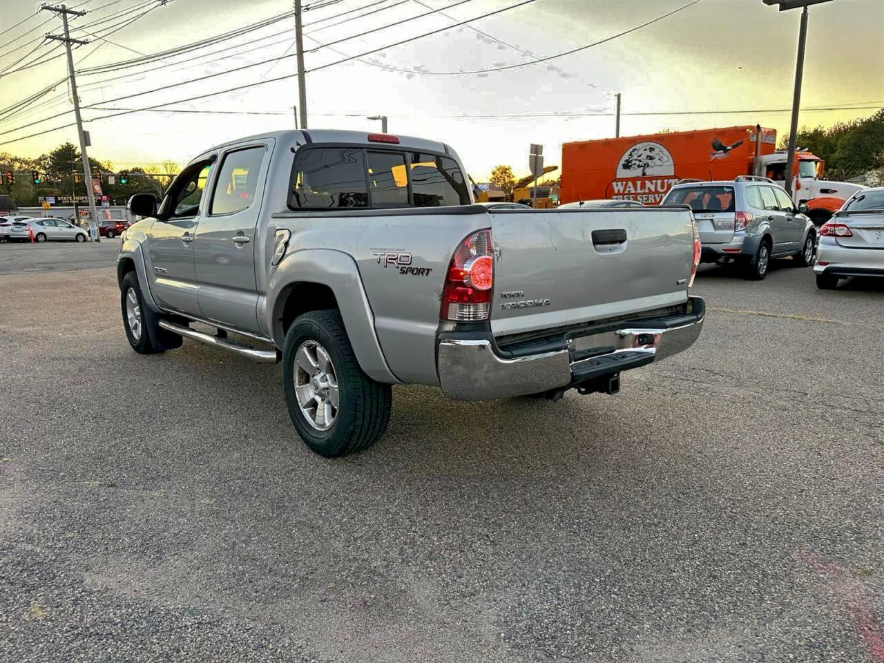 Toyota Tacoma Double Cab Image 13