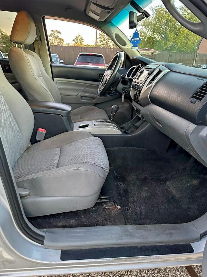 Toyota Tacoma Double Cab Image 2