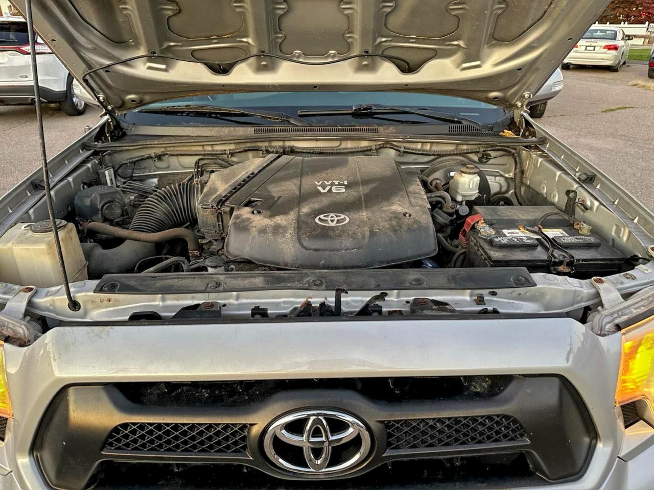 Toyota Tacoma Double Cab Image 14