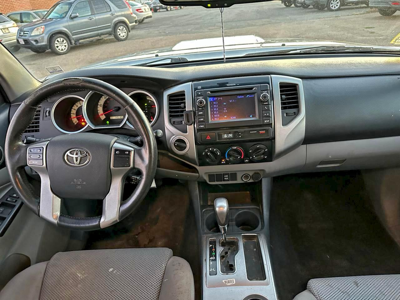 Toyota Tacoma Double Cab Image 6