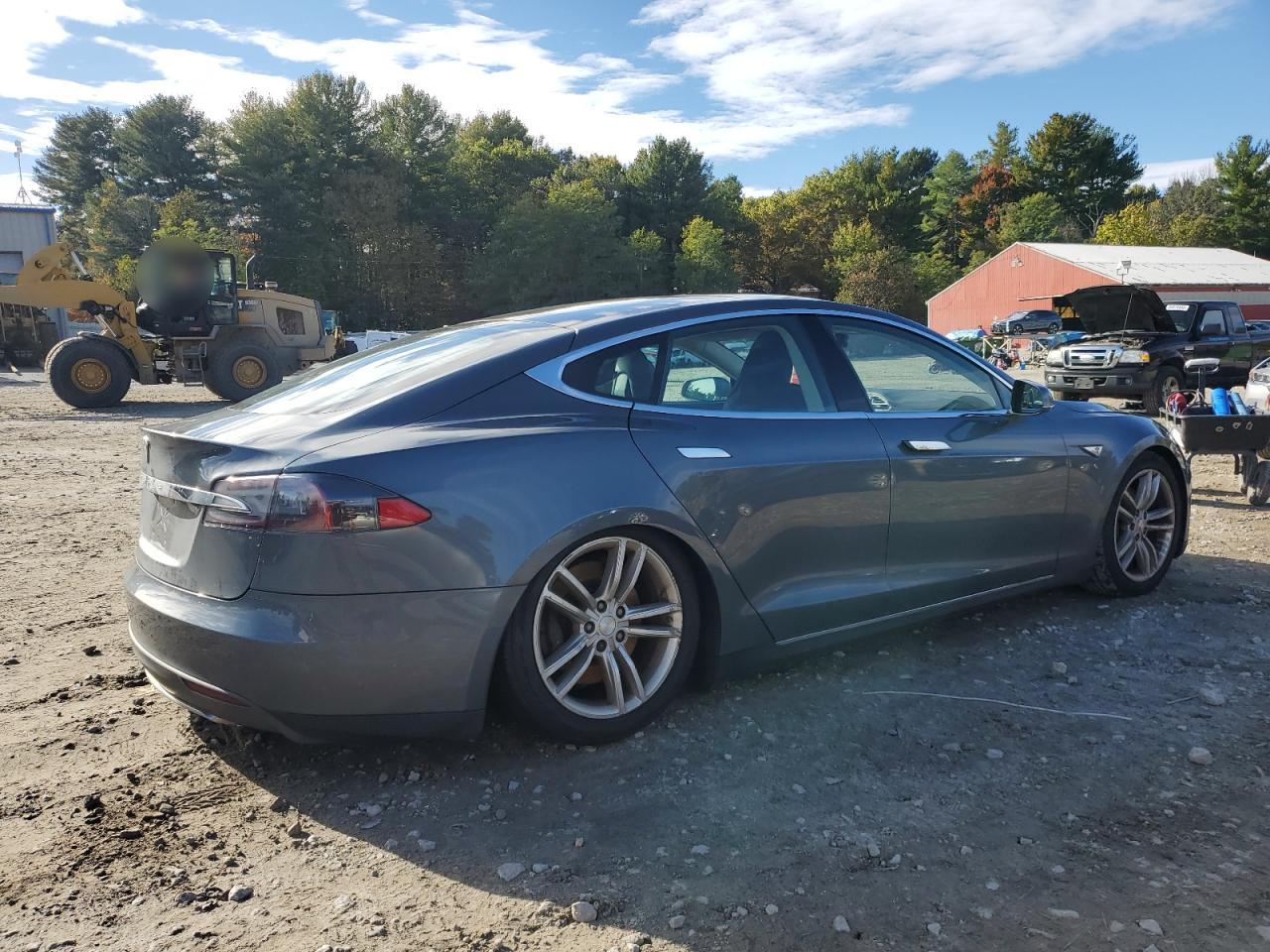 Tesla Model S Image 5