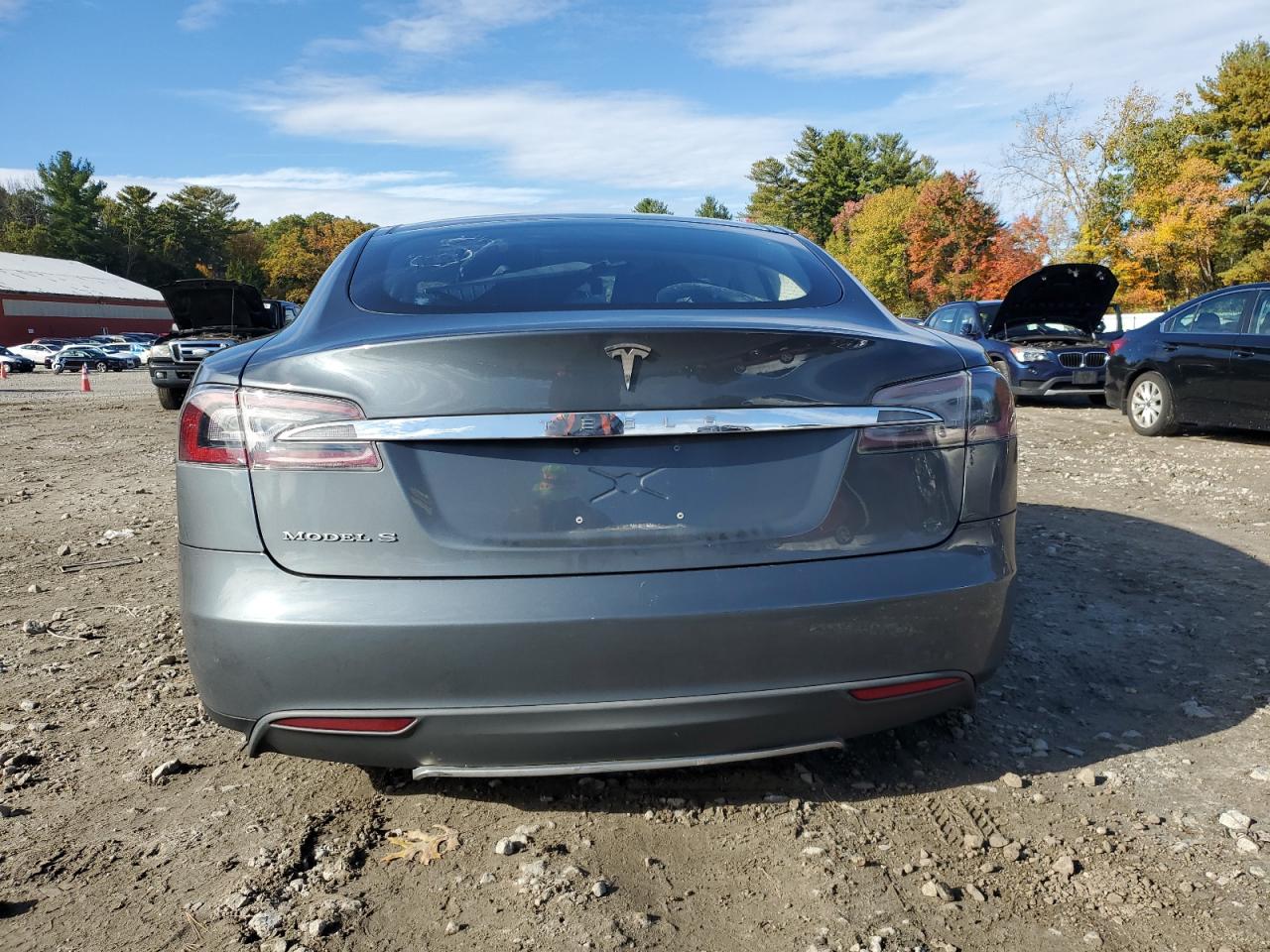 Tesla Model S Image 8