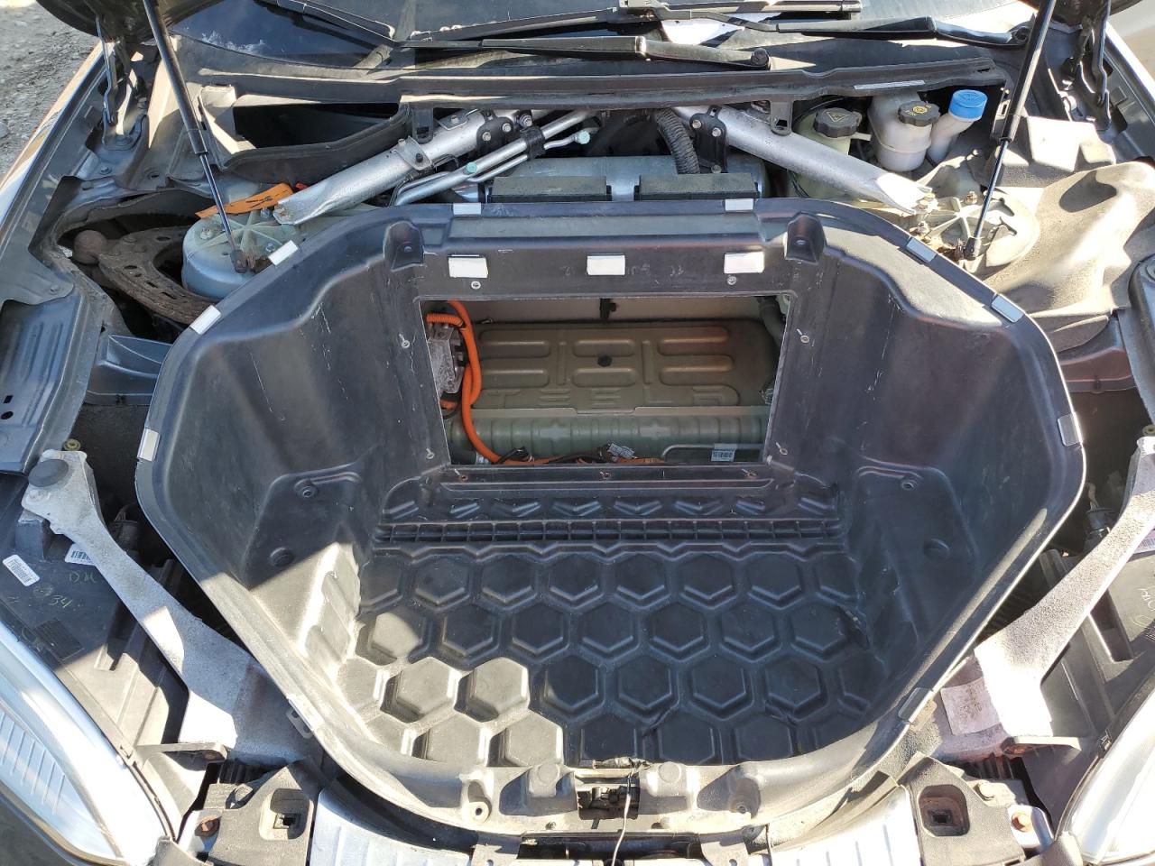 Tesla Model S Image 2