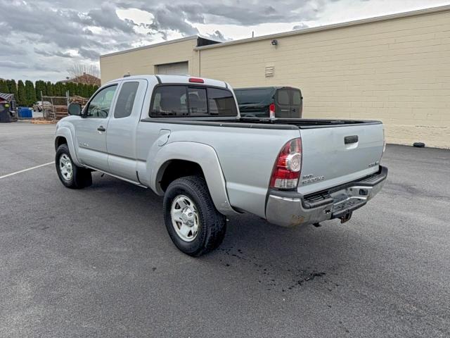 Toyota Tacoma Access Cab Image 2