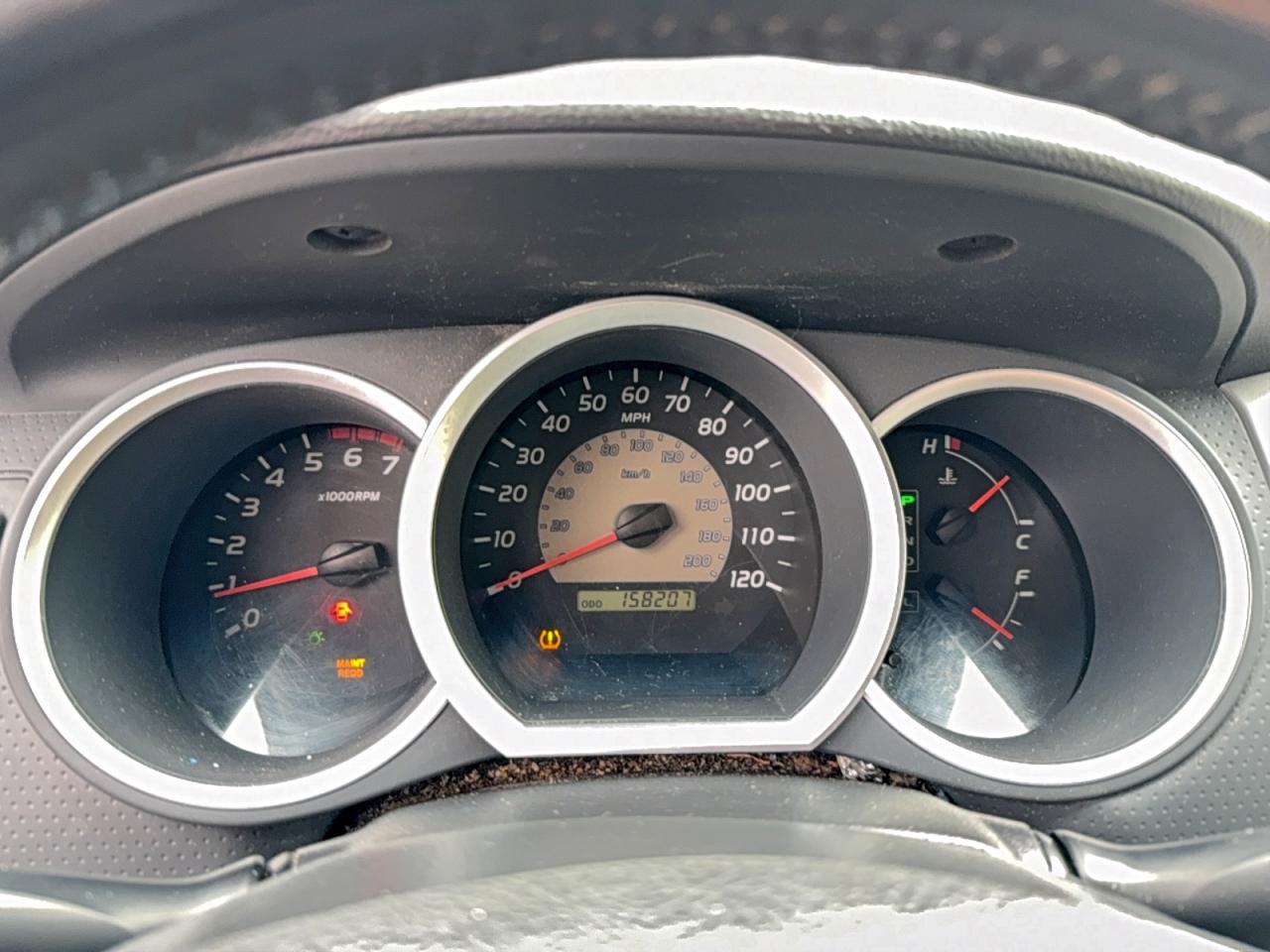 Toyota Tacoma Access Cab Image 6