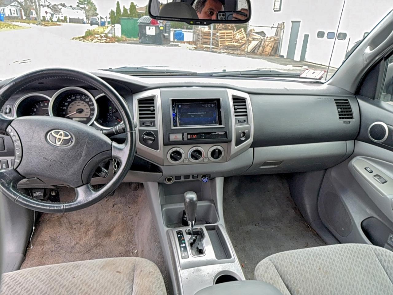 Toyota Tacoma Access Cab Image 9