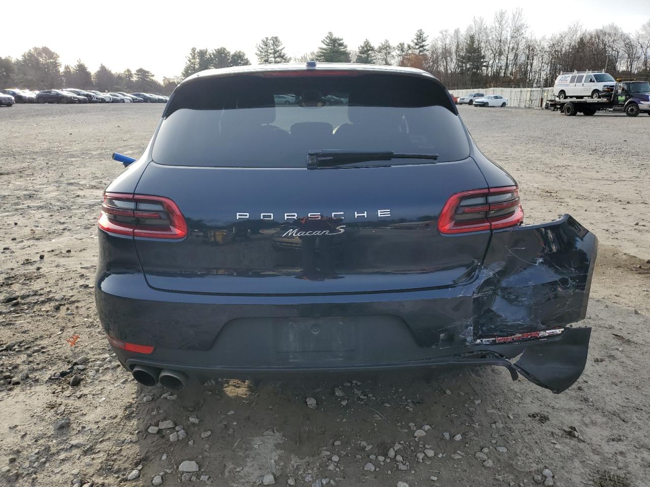 Porsche Macan S Image 4