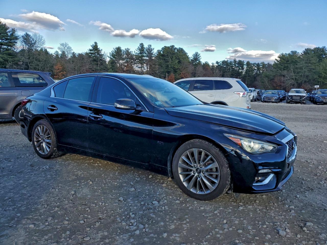 INFINITI Q50 Luxe Image 2