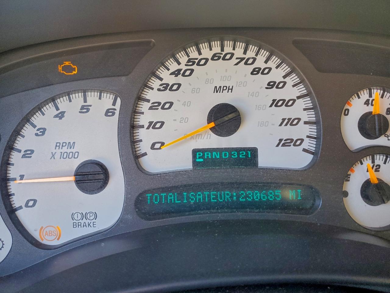 Chevrolet Silverado K1500 Image 2