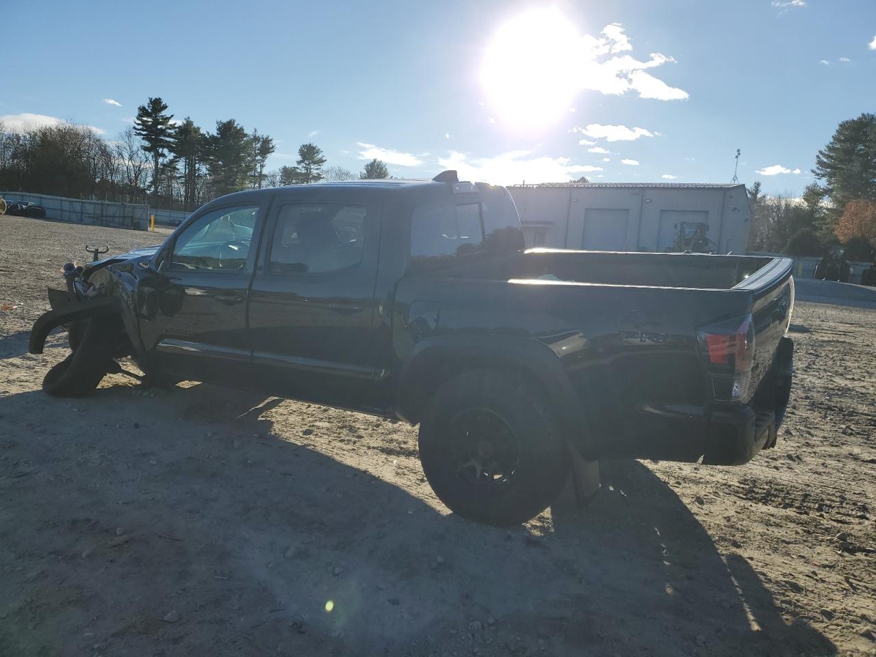 Toyota Tacoma Double Cab Image 3