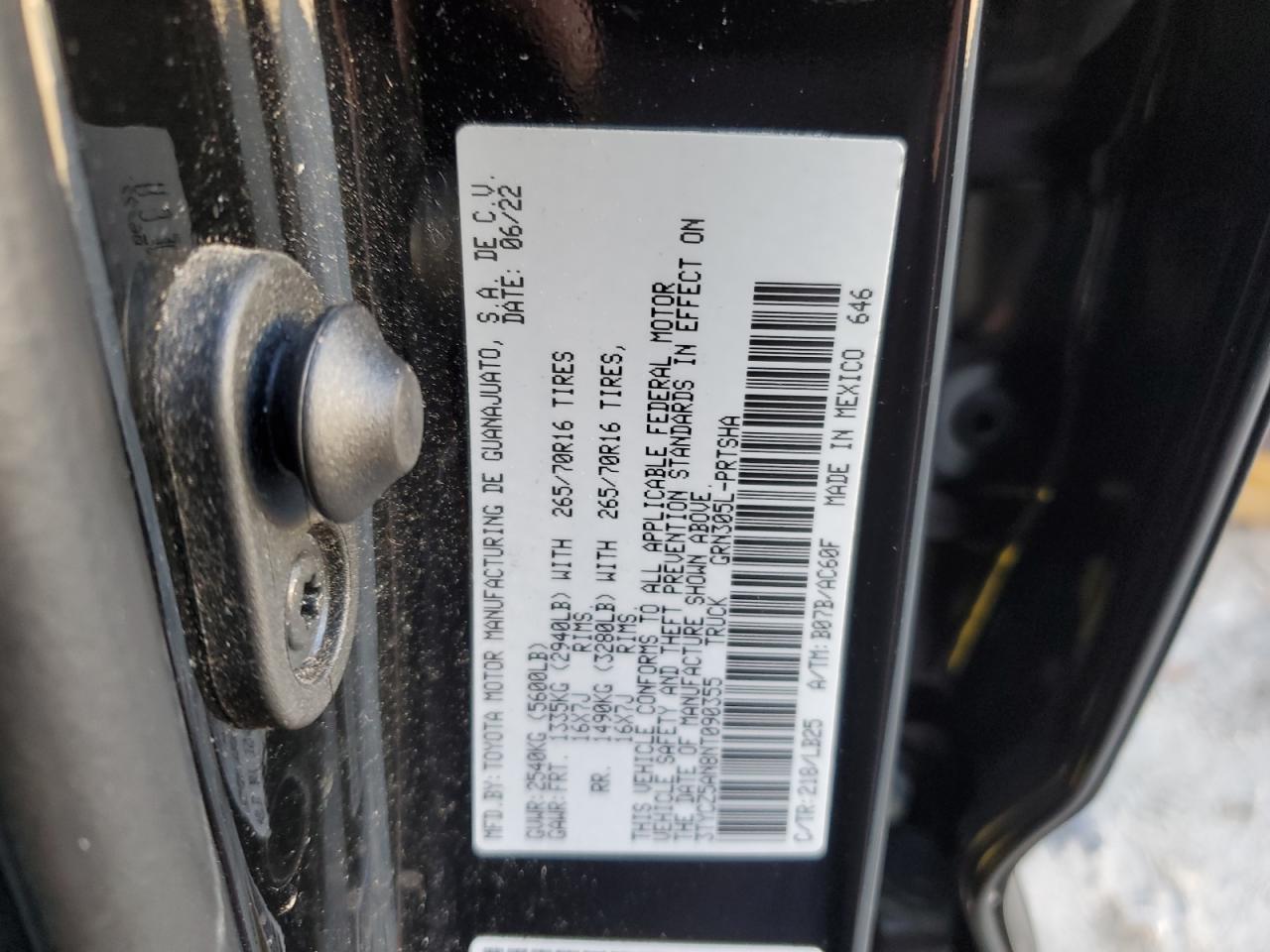 Toyota Tacoma Double Cab Image 8