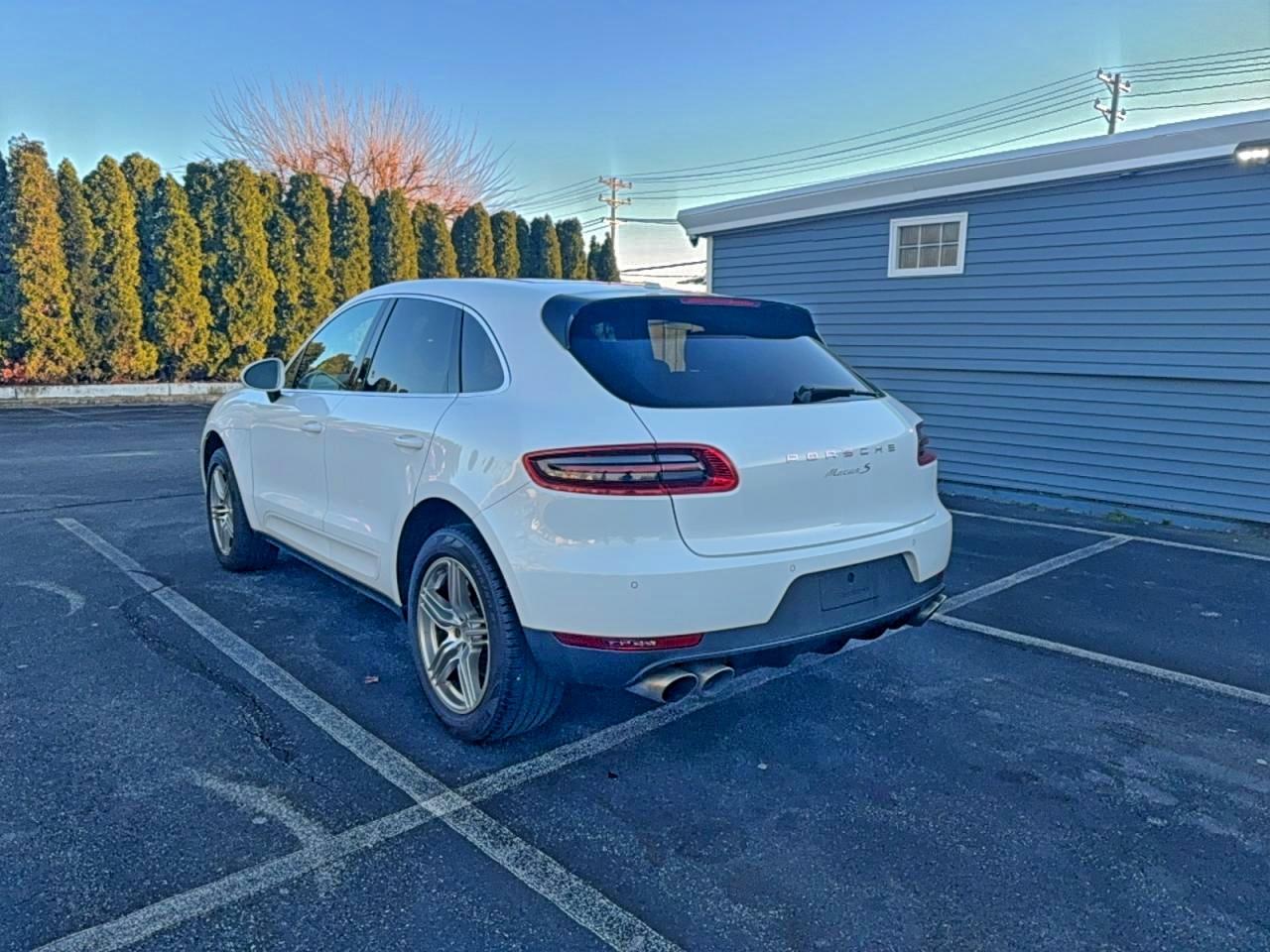 Porsche Macan S Image 3
