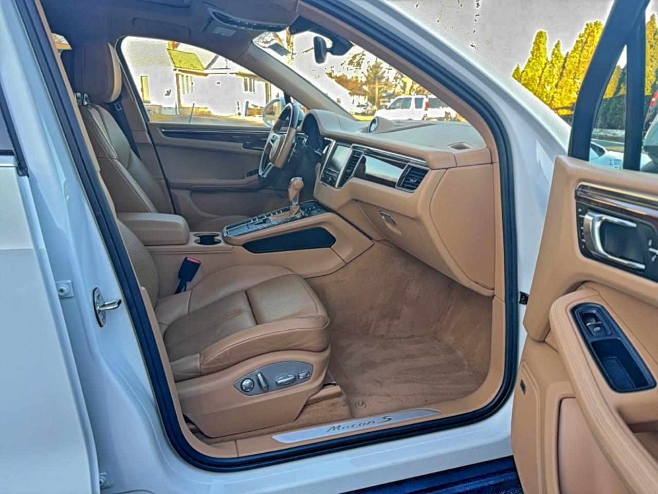 Porsche Macan S Image 4