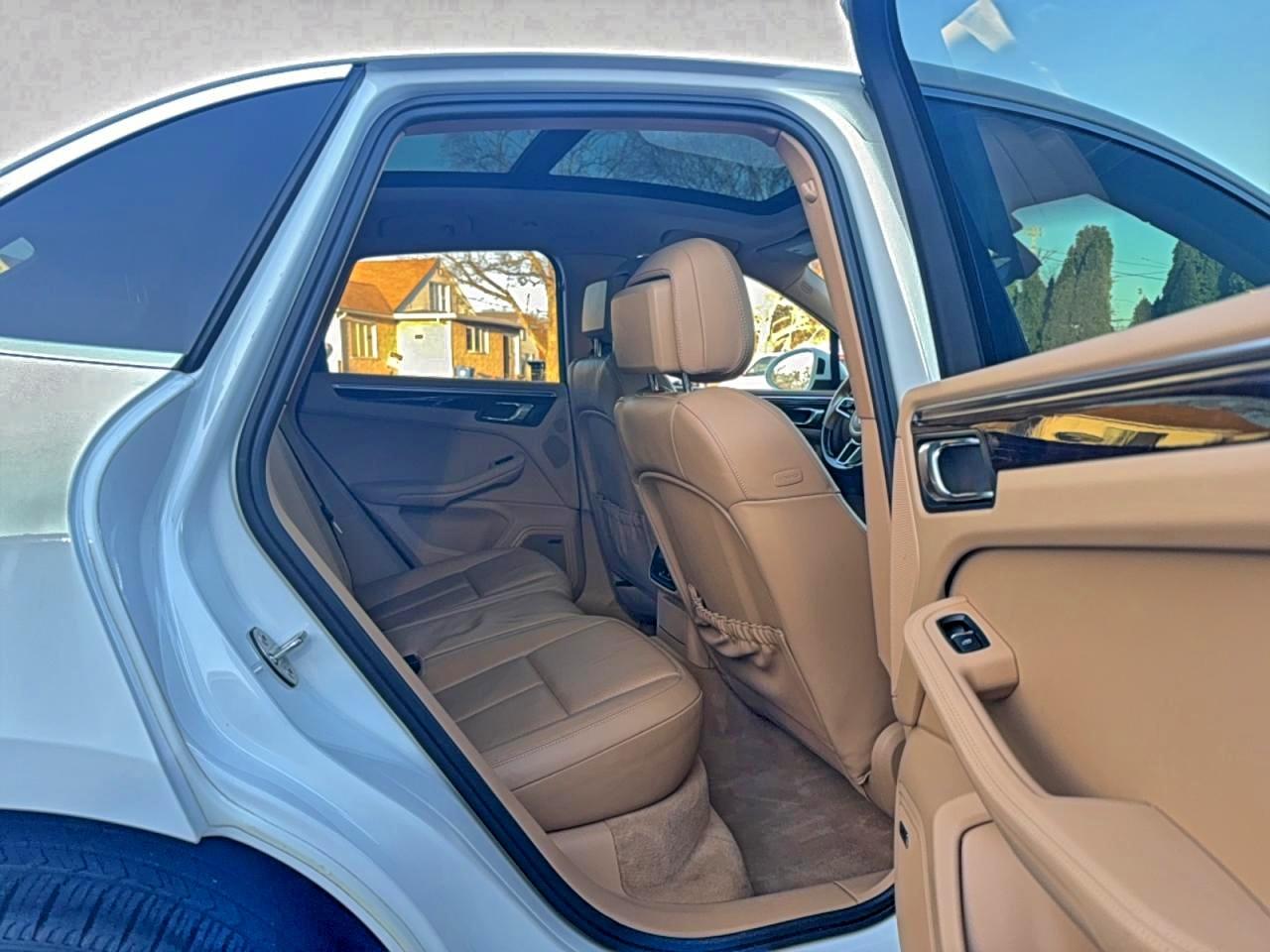 Porsche Macan S Image 7