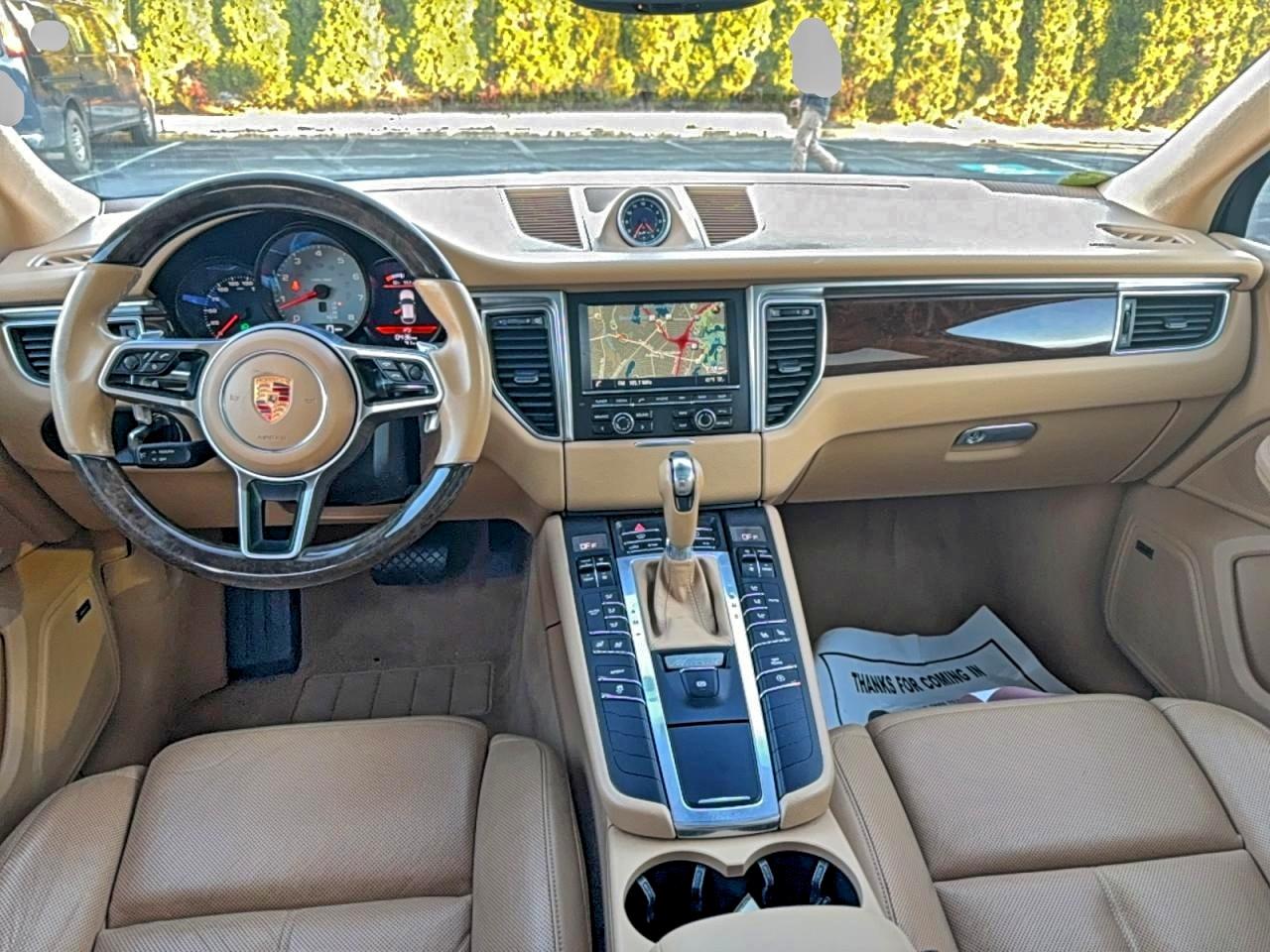 Porsche Macan S Image 8