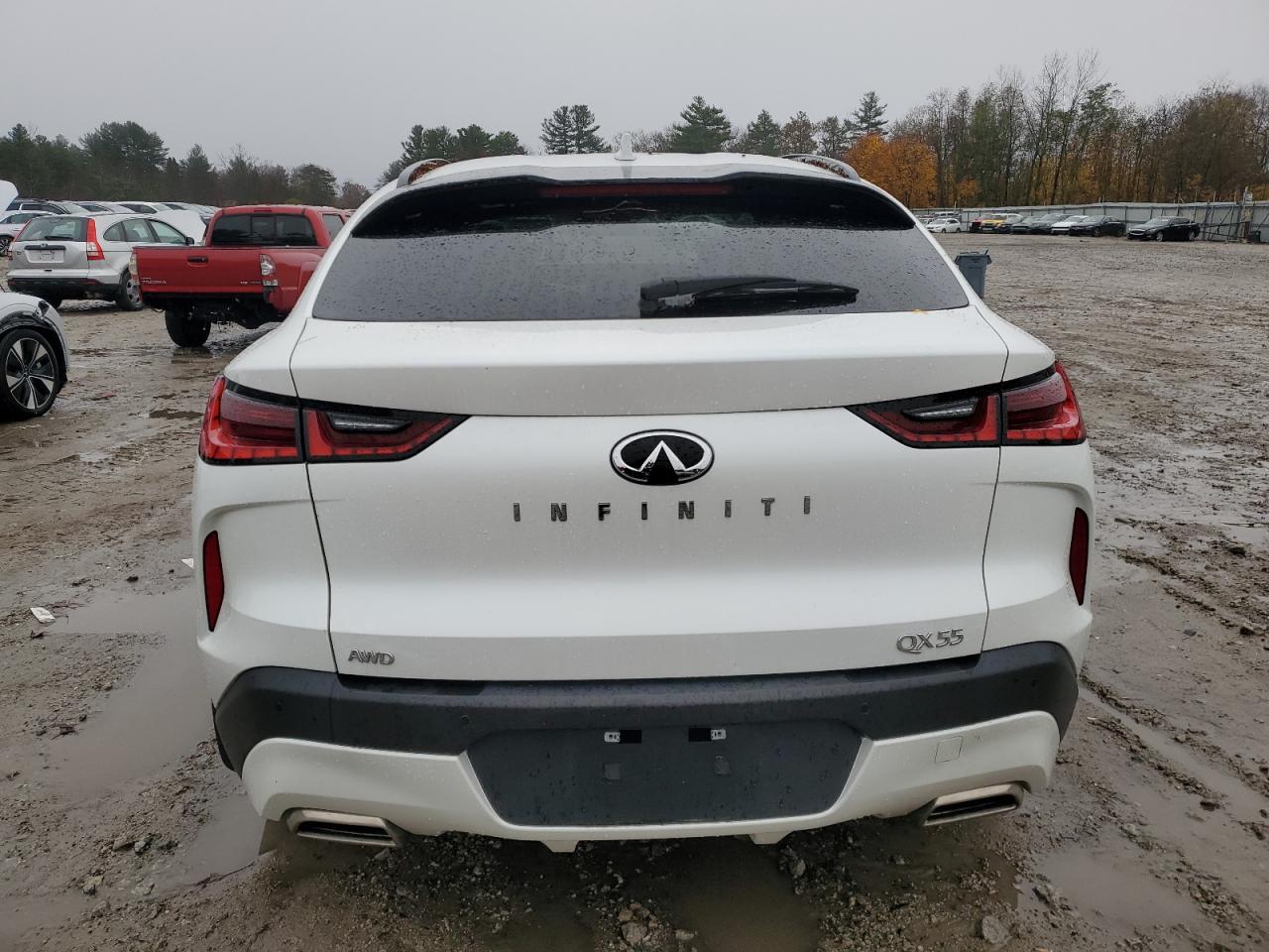 INFINITI Qx Essential Image 5