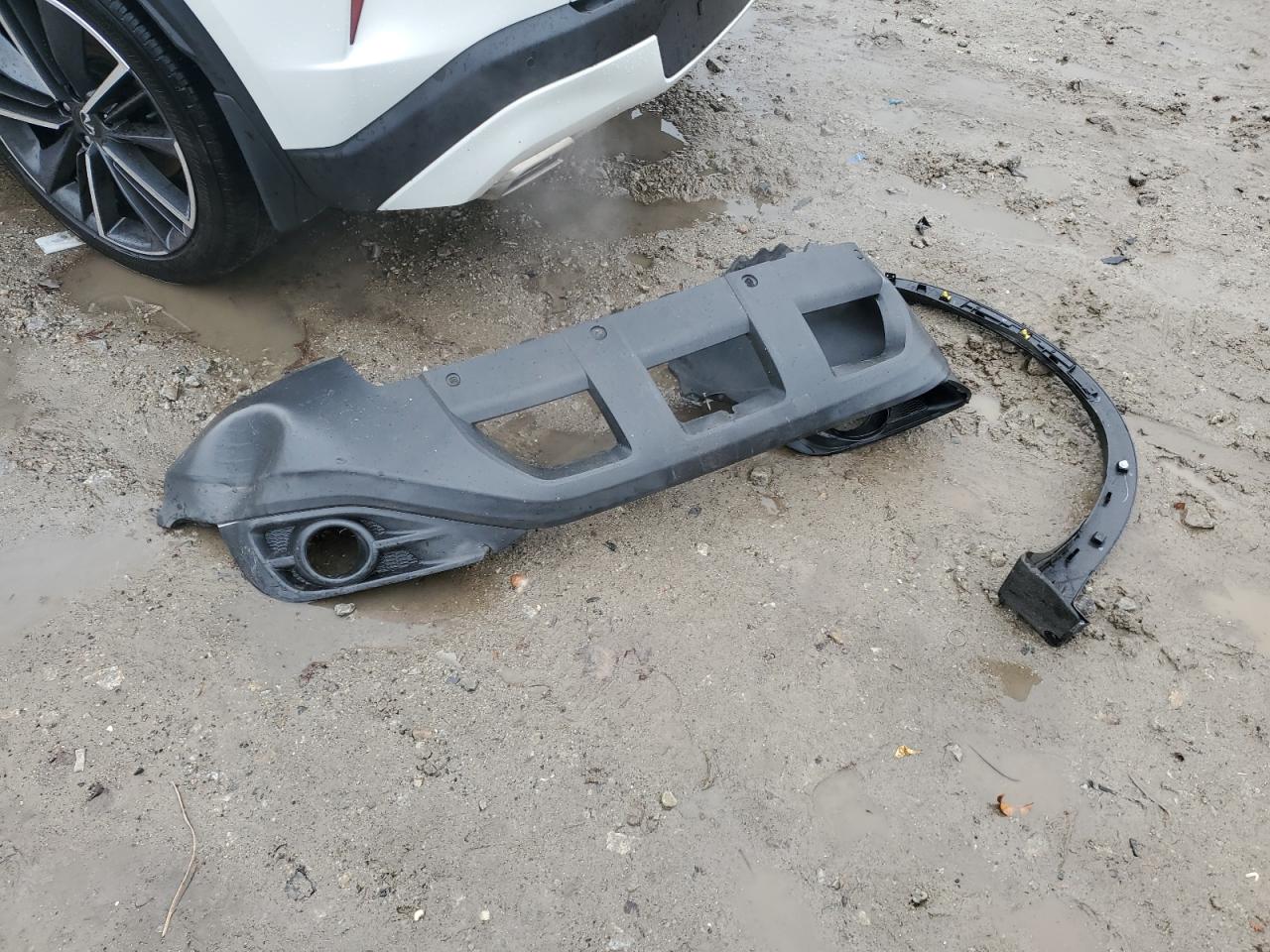 INFINITI Qx Essential Image 10