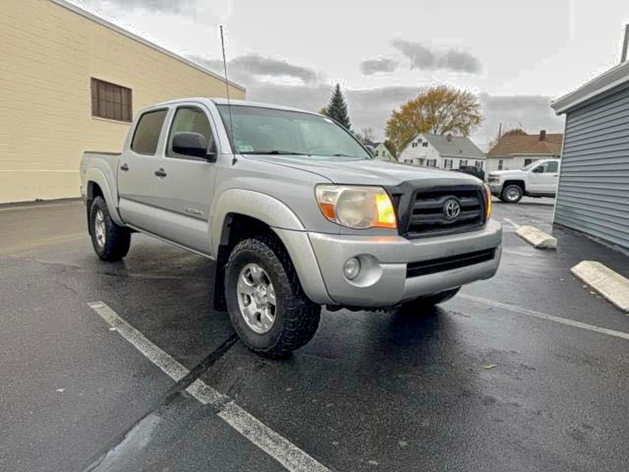 Toyota Tacoma Double Cab Image 1