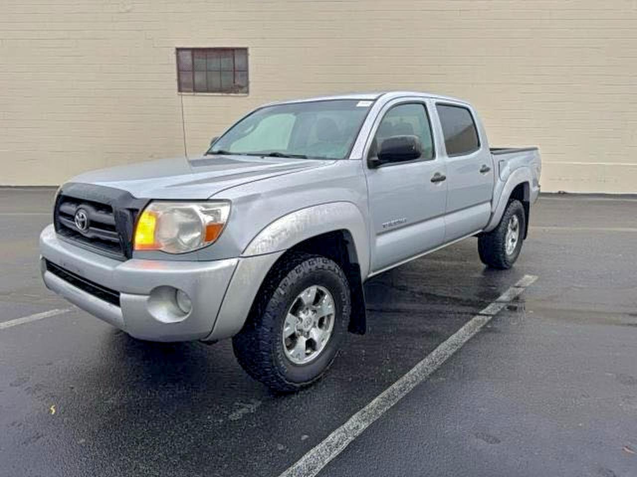 Toyota Tacoma Double Cab Image 5