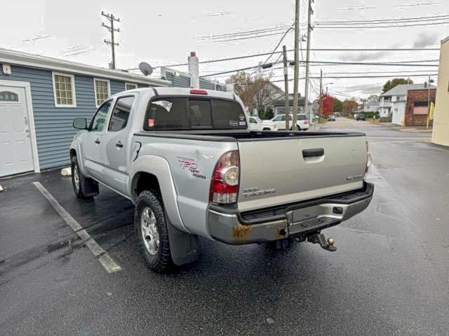 Toyota Tacoma Double Cab Image 4