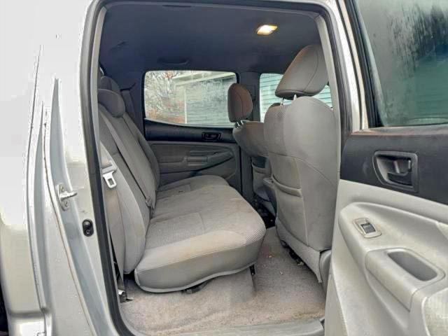 Toyota Tacoma Double Cab Image 6