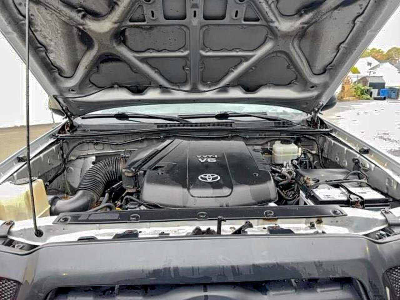 Toyota Tacoma Double Cab Image 9