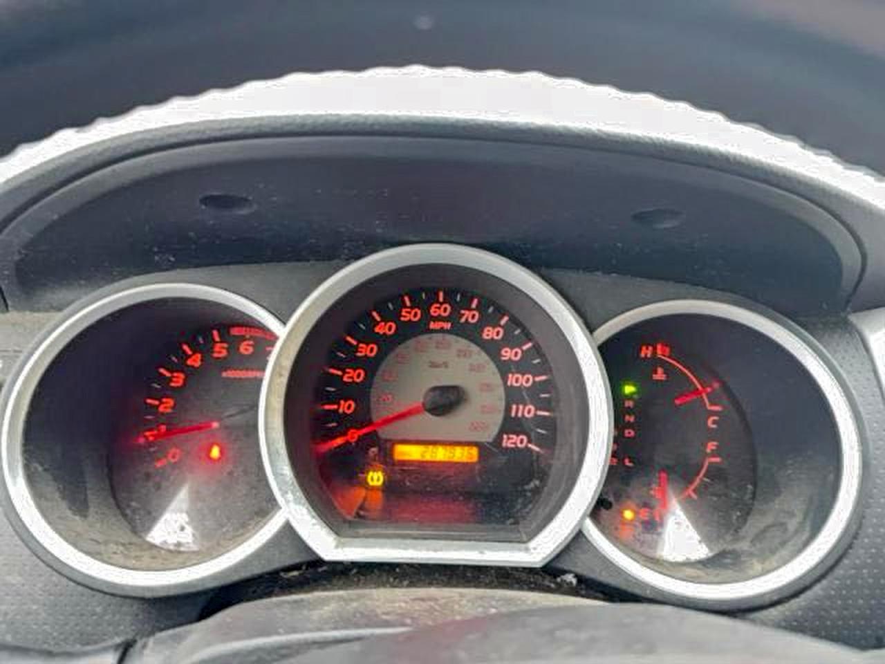 Toyota Tacoma Double Cab Image 10